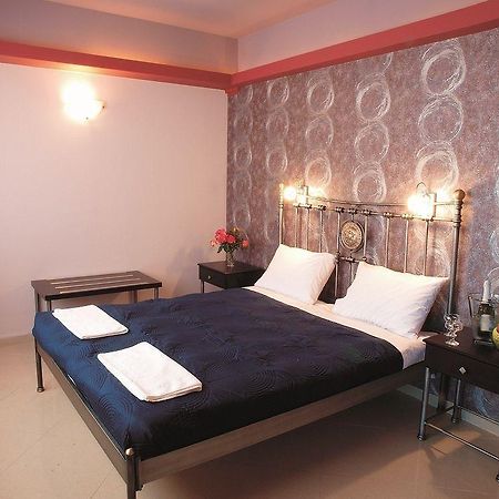 Niriides Beach Hotel Rethimnon Buitenkant foto