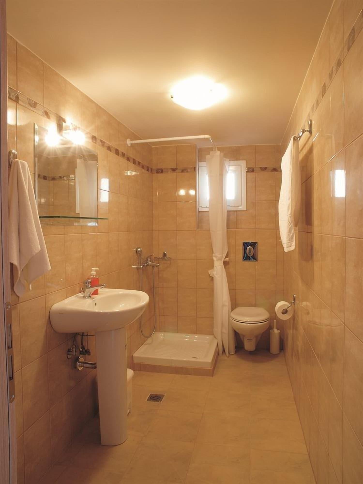 Niriides Beach Hotel Rethimnon Buitenkant foto