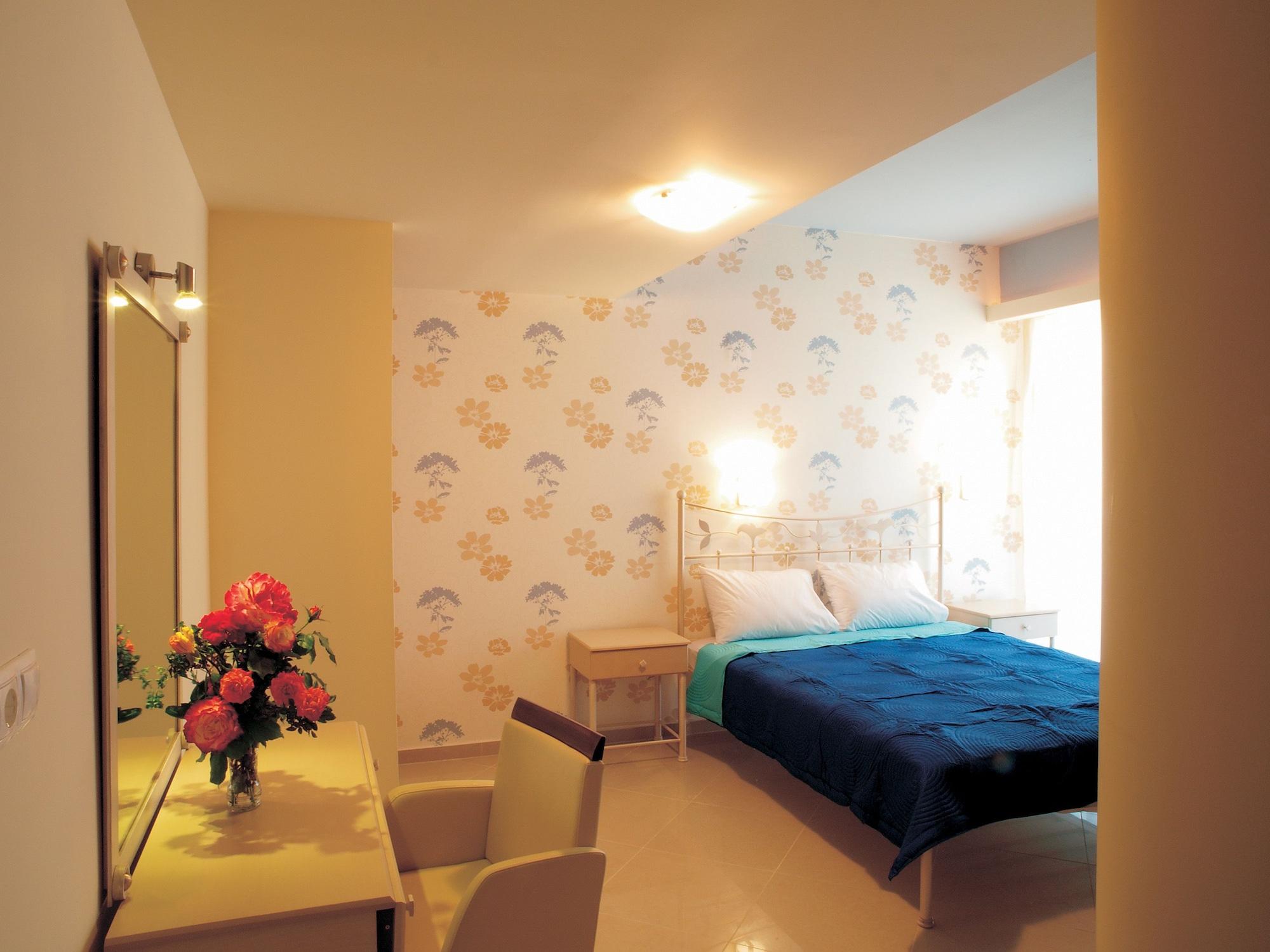 Niriides Beach Hotel Rethimnon Kamer foto