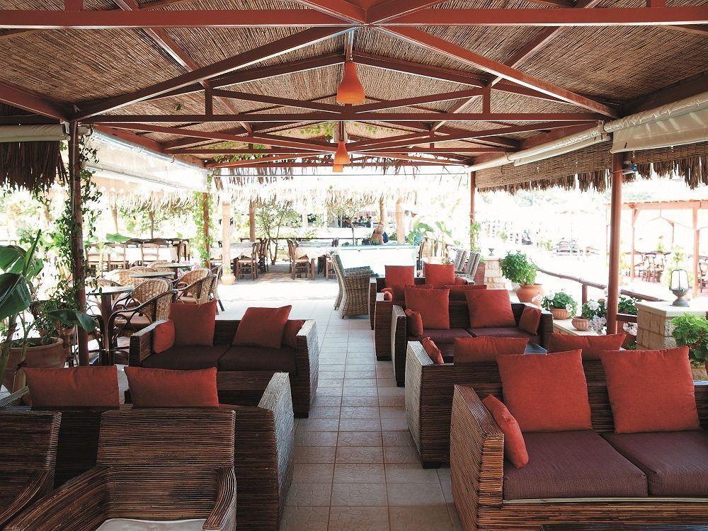 Niriides Beach Hotel Rethimnon Buitenkant foto